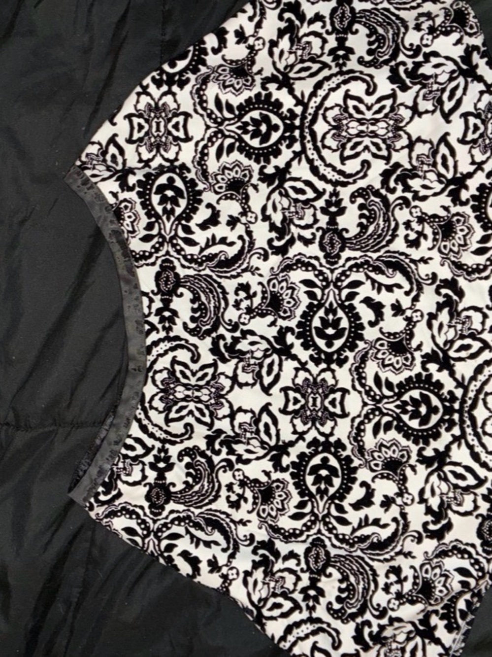 Forever 21 Black and White Paisley Print Tunic Top